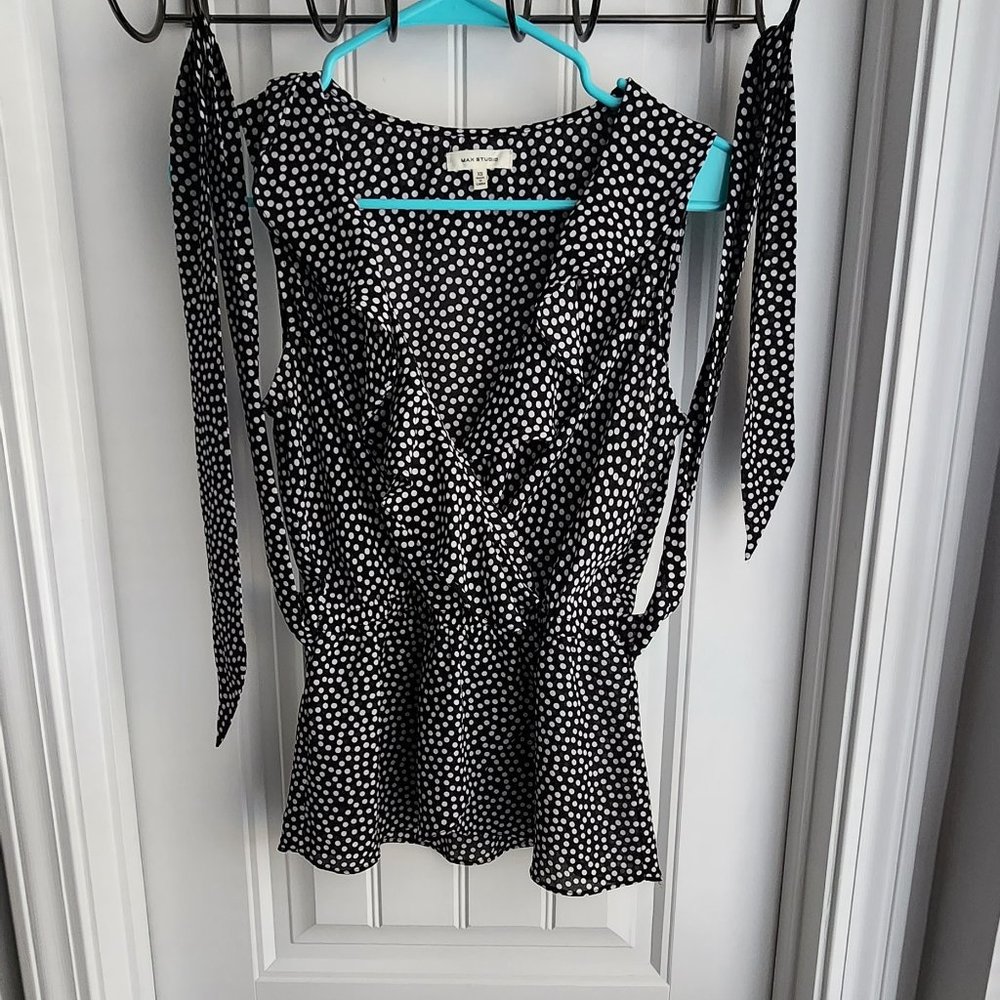 Max Studio Black and white top- Small